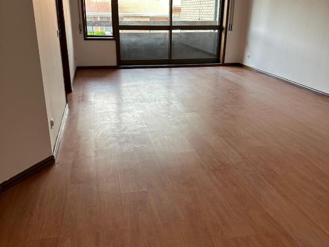 Apartamento T4 situado em zona residencial muito tranquila