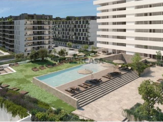 Apartamento T4 Strata Private Residences