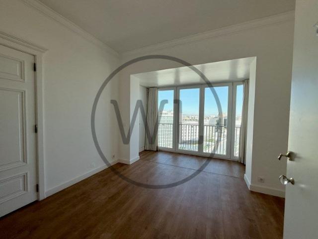 Apartamento T5+1 em Lisboa