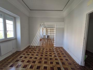 Apartamento T5+2 frente ao parque Eduardo VII junto ao Corte Inglês