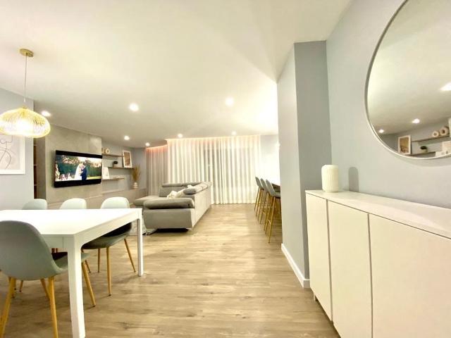 Apartamento T5 transformado em T3, vista sobre a cidade, Far. 186m² Faro Sé e São Pedro
