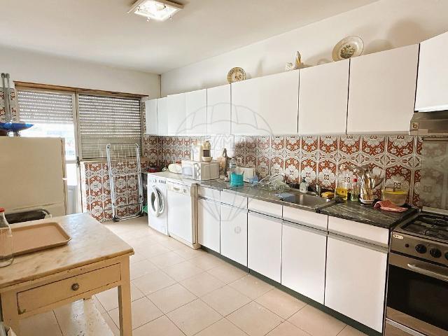 Apartamento T5 à venda em Coimbra Sé Nova, Santa Cruz, Almedina e São Bartolomeu, Coimbra RE/MAX Portugal