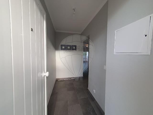 Apartamento T5 à venda em Santo André, Santiago do Cacém RE/MAX Portugal