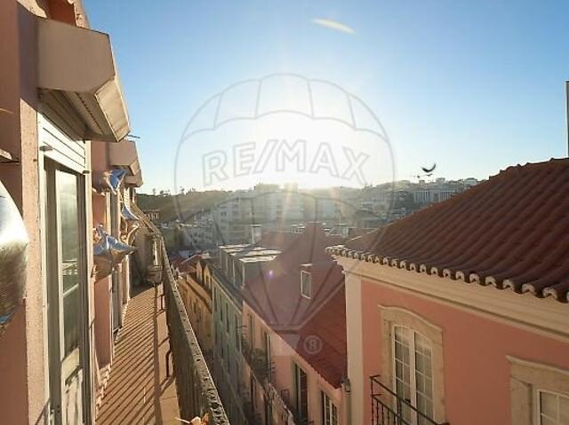 Apartamento T5 à venda em Santo António, Lisboa RE/MAX Portugal