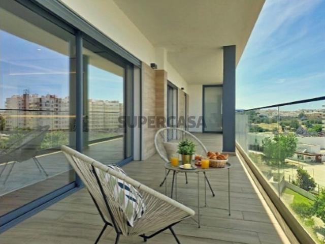 Apartamento T5 com Garagem Box Centro de Portimão