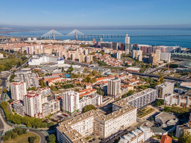 Apartamento T5 com Vista Deslumbrante sobre o Tejo – Olivais