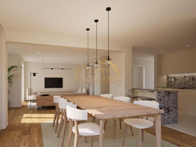 Apartamento T5 convertido num Luxuoso T3 – Av. Conde Valbom, Avenidas Novas, Lisboa