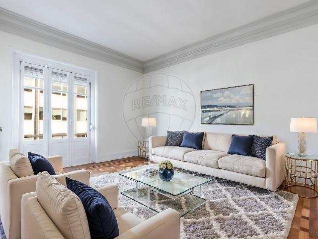 Apartamento T5 de luxo à venda em Santo António, Lisboa RE/MAX Portugal