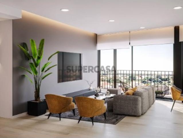 Apartamento T5 Duplex com Lugares de Garagem em Aveiro