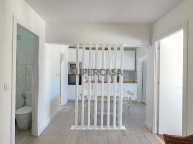 Apartamento T3 de 144 m2 com Vista Panorâmica em Santo António dos Cavaleiros Loures
