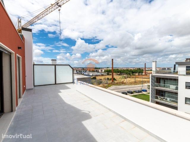Apartamento T5 duplex em construção Montijo