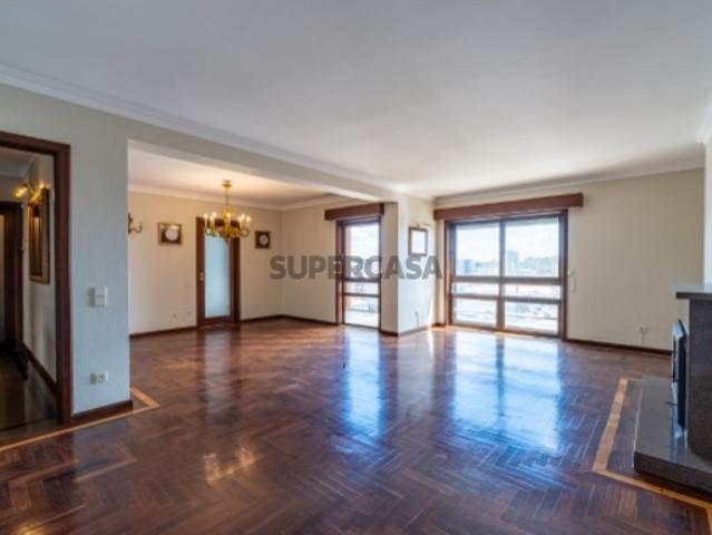 Apartamento T5 Duplex com Vista Mar em Matosinhos