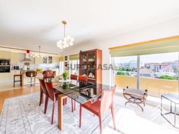 Apartamento T5 Duplex no centro de Mafra