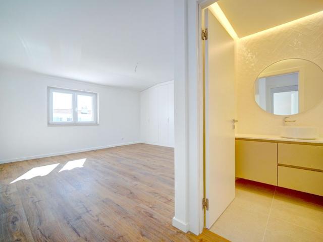 Apartamento T5 Duplex na Costa da Guia