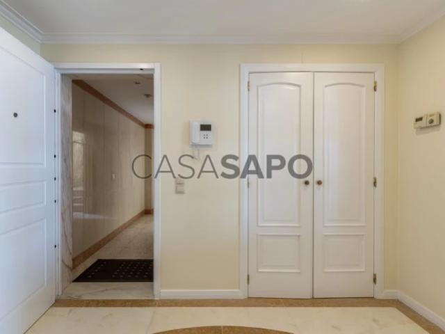 Apartamento T5 Duplex para alugar em Cascais