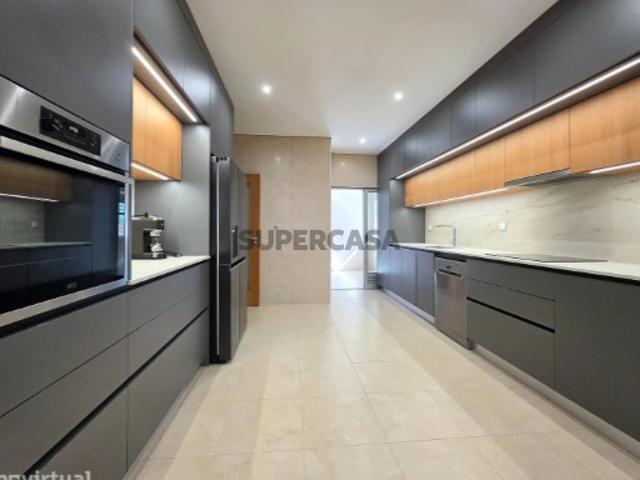 Apartamento T5 em Viseu