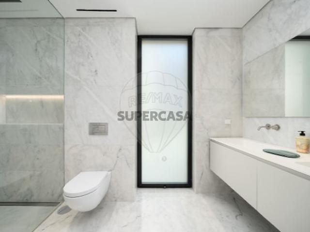 Apartamento T5 em Almancil