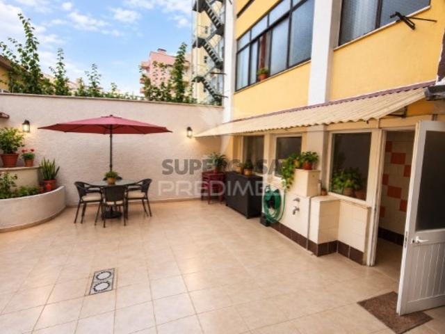 Apartamento T5 em Arroios