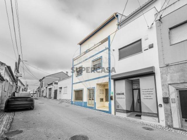 Apartamento T5 em Aveiras de Cima
