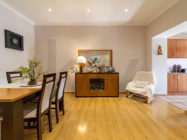Apartamento T5 em Campo de Ourique