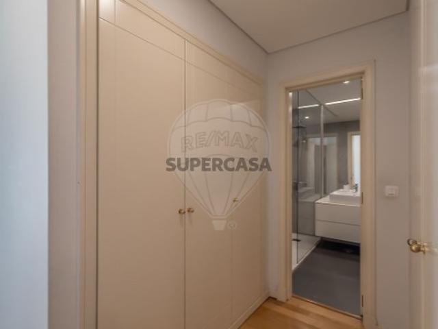Apartamento T5 em Campolide