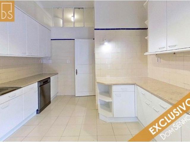 Apartamento T5 em Lisboa