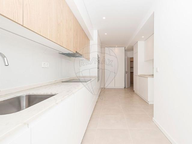 Apartamento T5 em Lisboa