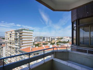 Apartamento T5 em Lisboa