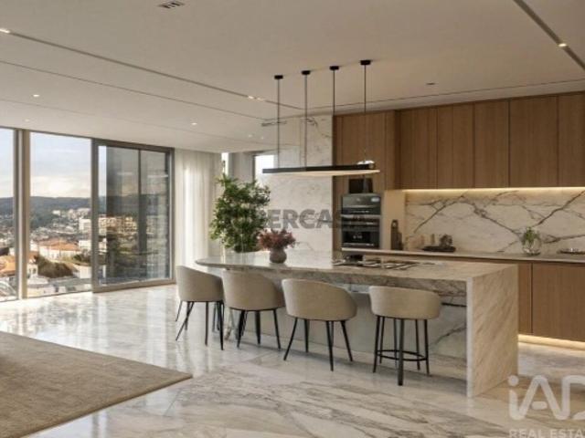 Apartamento T5 em Lordelo Do Ouro E Massarelos de 231,00 m²