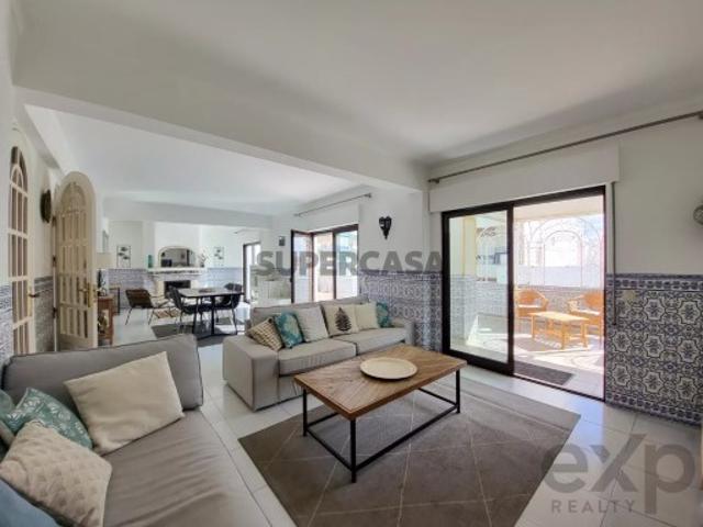 Apartamento T5 em Portimão