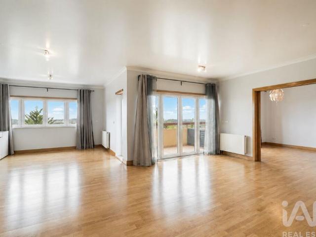 Apartamento T5 em Queluz e Belas de 248,00 m²