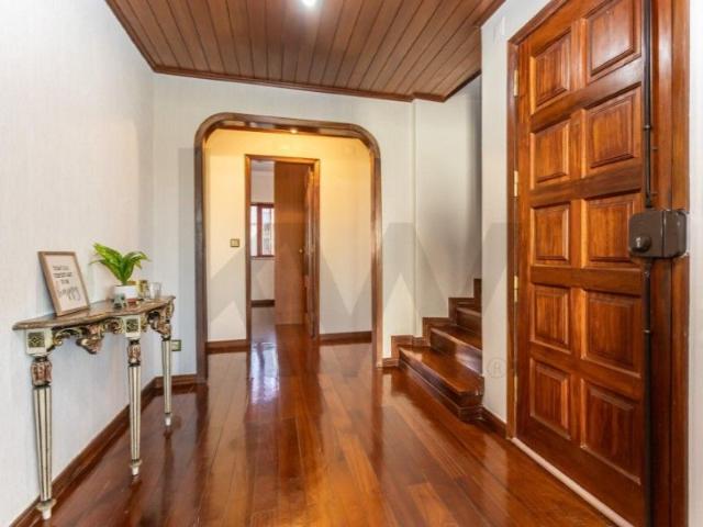 Apartamento T5 em Setúbal