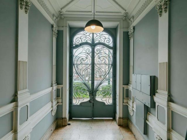 Apartamento T5 na Rua Braamcamp, Lisboa | Edifício de intere. 270m² Santo António