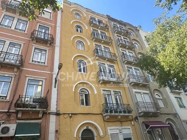 Apartamento T5 nas Avenidas Novas