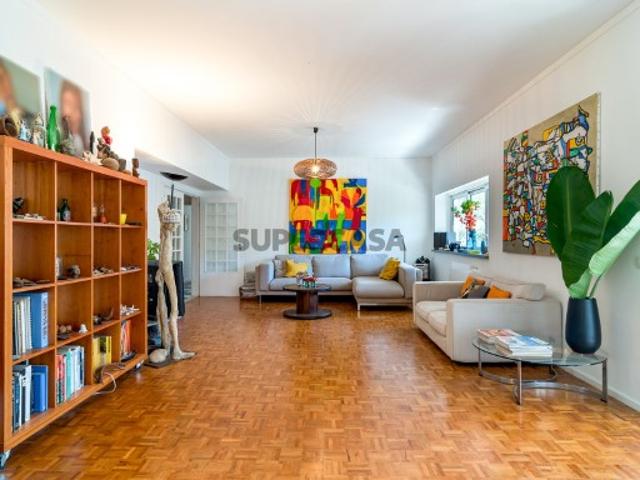 Apartamento T5 no Bairro do Rosário, em Cascais