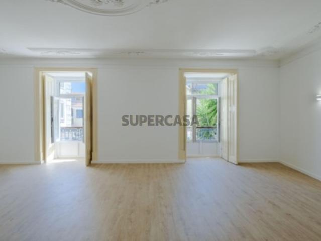 Apartamento T5 no Chiado