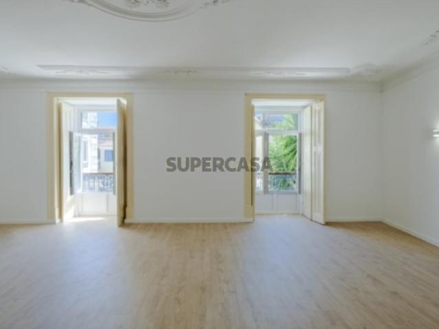 Apartamento T5 no Chiado
