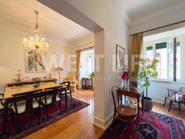 Apartamento T5 em zona nobre com ESPAÇOS VERDES Arquitetura histórica Lisboa