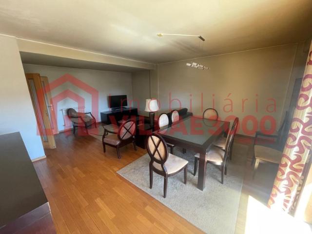Apartamento T5 no Coração da Cidade Conforto e Estilo Urbano