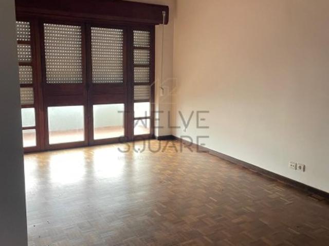 Apartamento T5 para Arrendamento Capuchos, Leiria