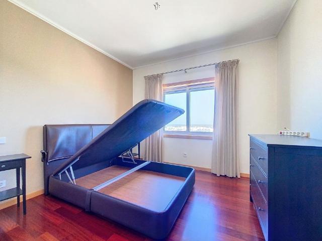 Apartamento T5 para Arrendamento no Centro de Ovar