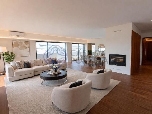 Apartamento T5 Requinte E Conforto 257m² Bougado Santiago