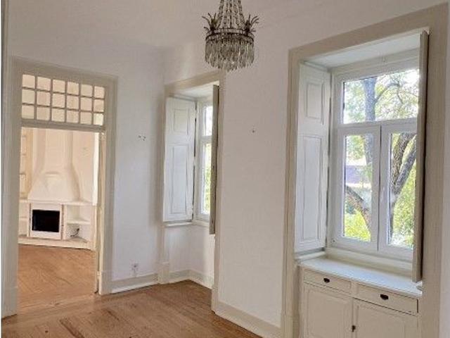 Apartamento T6+1 em Lisboa