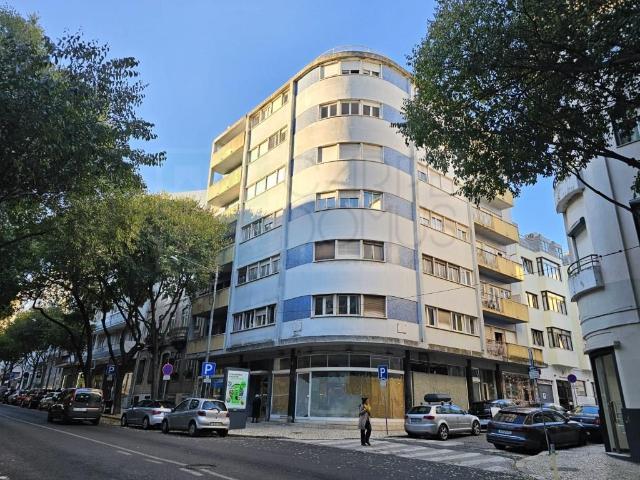 Apartamento T6+ 1, para remodelação total, na Rua Pascoal de. 228m² Arroios