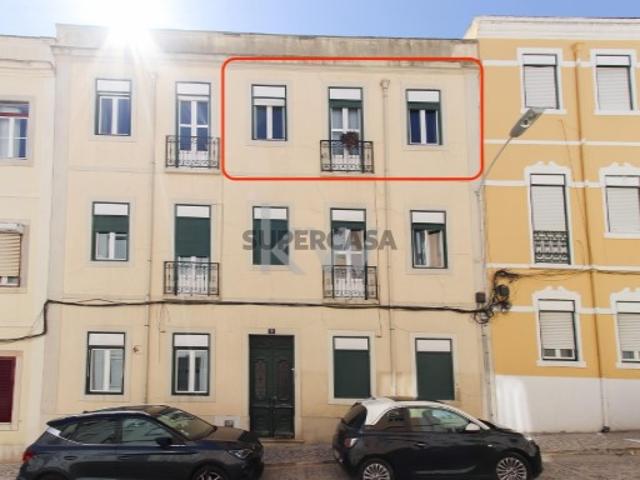 Apartamento T6 Campolide com Vista para o Parque Florestal de Monsanto