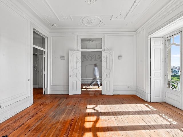 Apartamento T6 de luxo à venda em Santo António, Lisboa RE/MAX Portugal