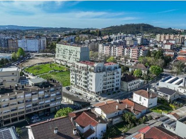 Apartamento T6 em Vila Nova de Famalicão e Calendário