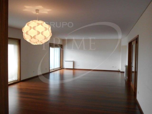 Apartamento T6 em Aveiro