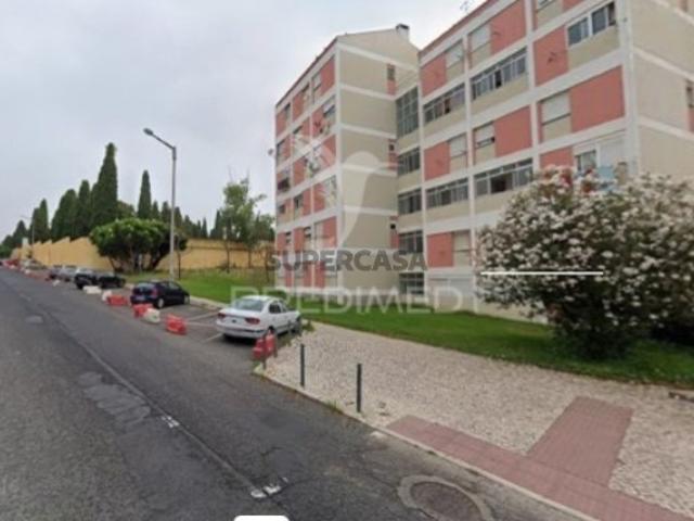 Apartamento T6 em Benfica