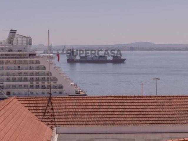 Apartamento T6 em São Vicente de 421,00 m²
